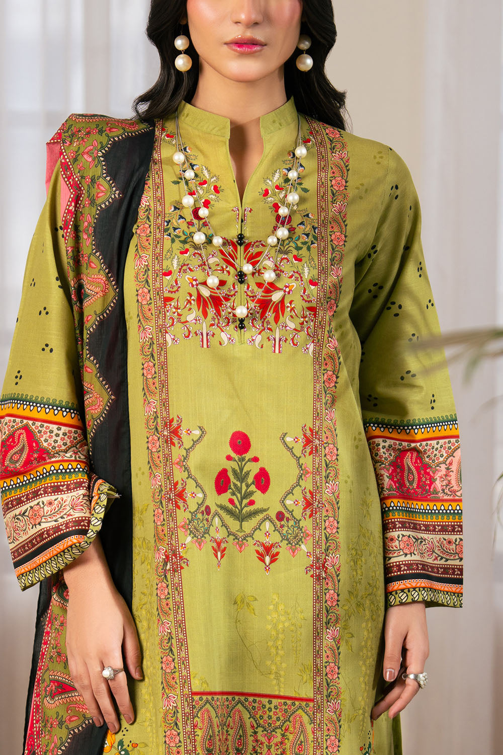 Gul Ahmed | Botanical 26' - 3 Piece Printed Lawn | CH-62013
