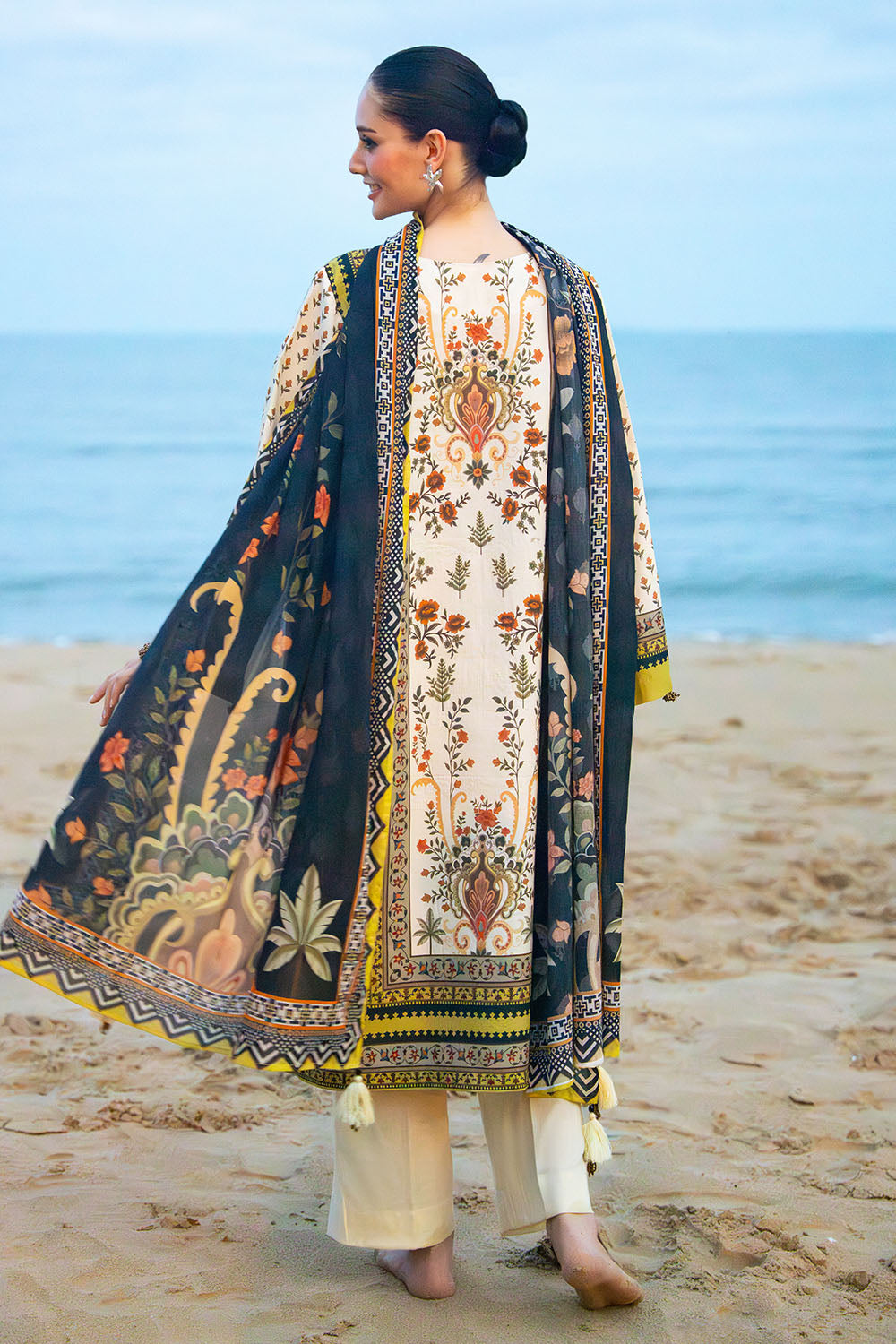 Gul Ahmed | Floral Blush 26' - Printed Lawn | CL-62072 A