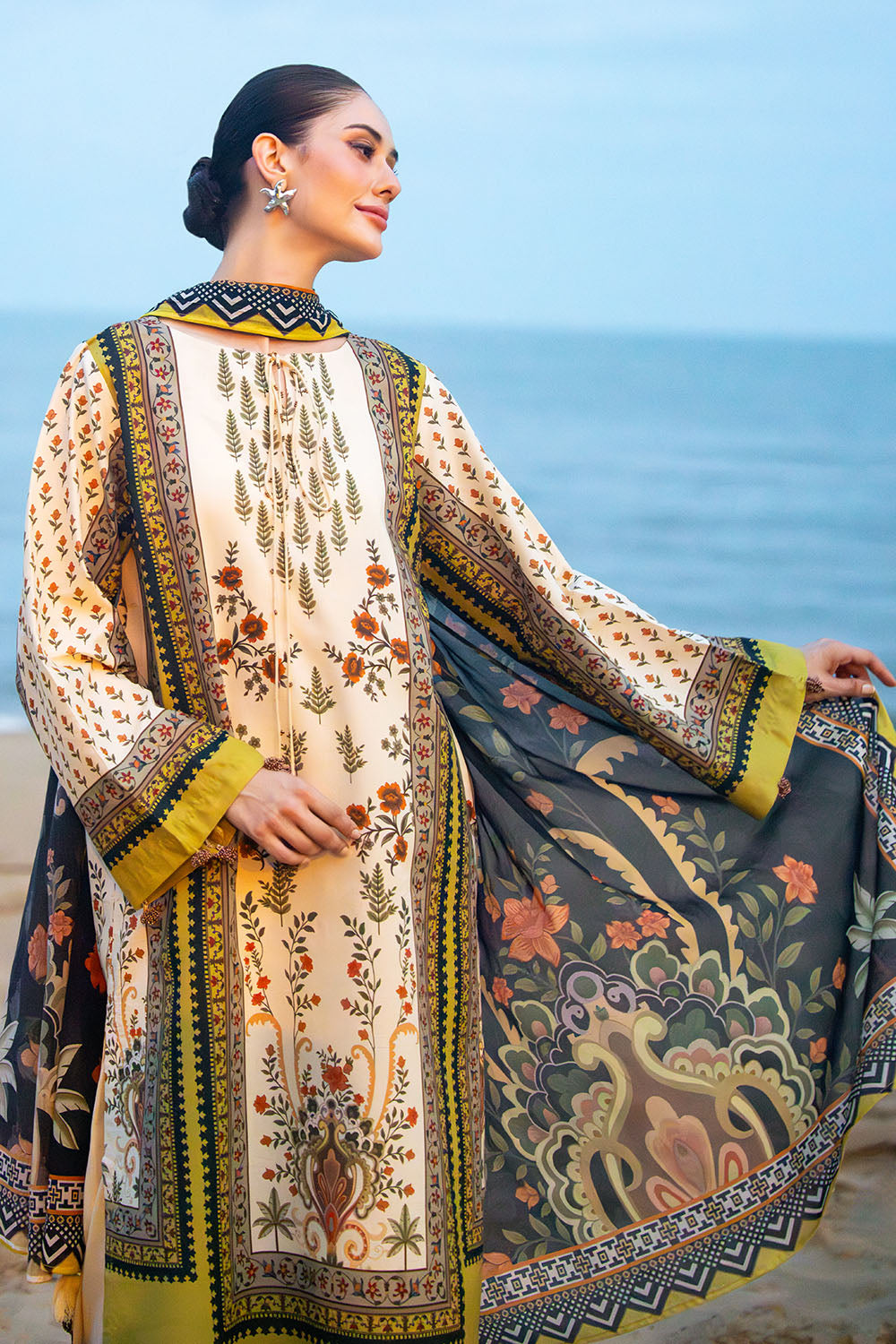 Gul Ahmed | Floral Blush 26' - Printed Lawn | CL-62072 A