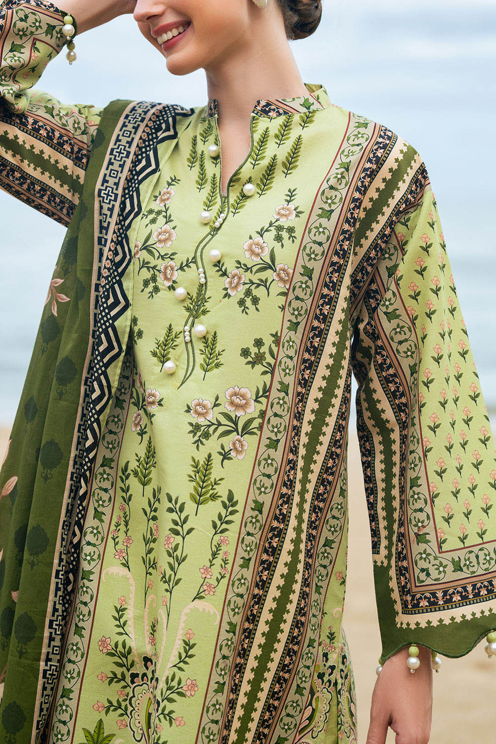 Gul Ahmed | Floral Blush 26' - Printed Lawn | CL-62072 B