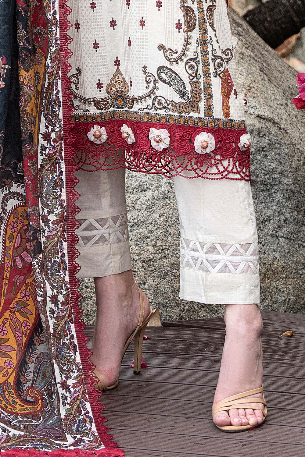 Gul Ahmed | Floral Blush 26' - Printed Lawn | CL-62076 A
