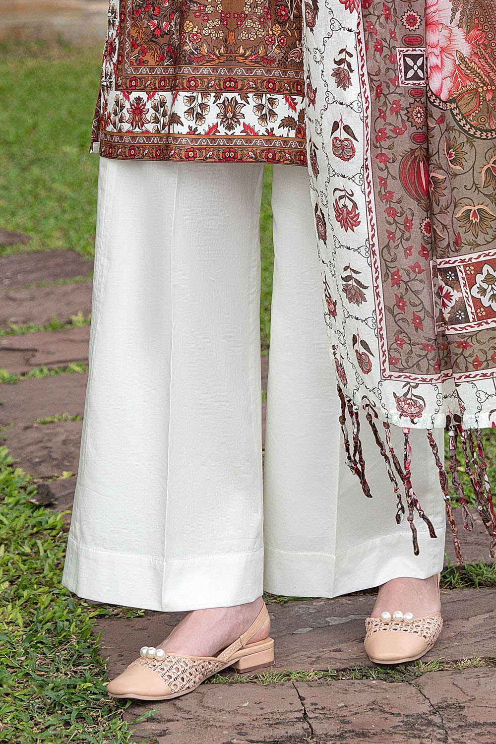Gul Ahmed | Floral Blush 26' - Printed Lawn | CL-62077 B