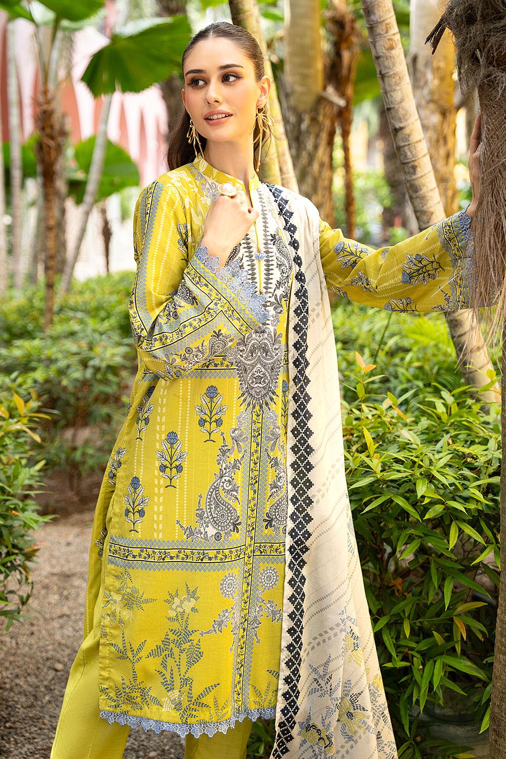 Gul Ahmed | Floral Blush 26' - Printed Lawn | CL-62078 B