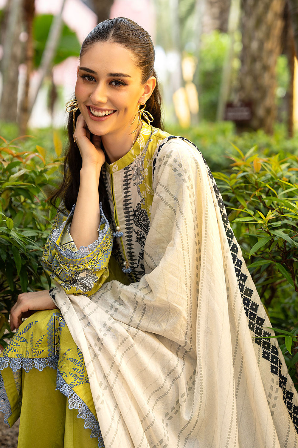 Gul Ahmed | Floral Blush 26' - Printed Lawn | CL-62078 B