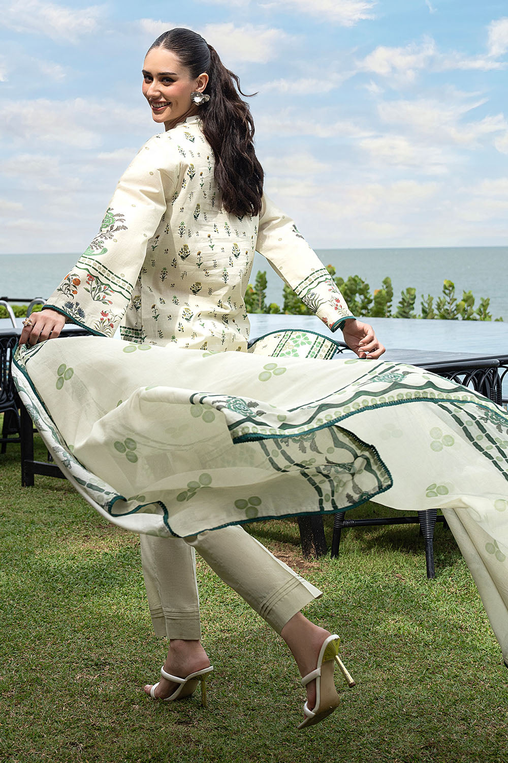 Gul Ahmed | Floral Blush 26' - Printed Lawn |  CL-62079 B