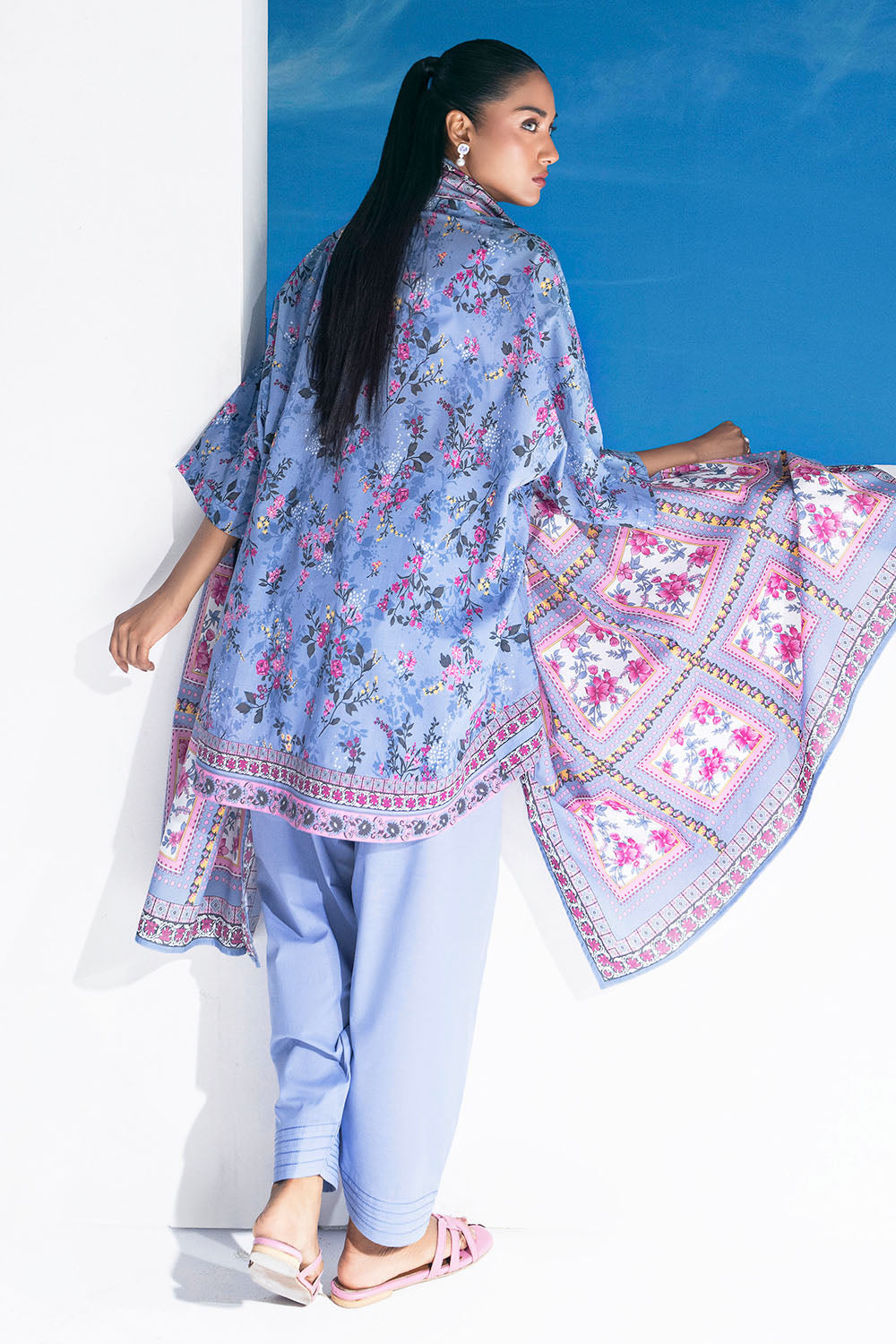 Gul Ahmed | 3 Piece Printed Lawn Suit | CL-62205 A