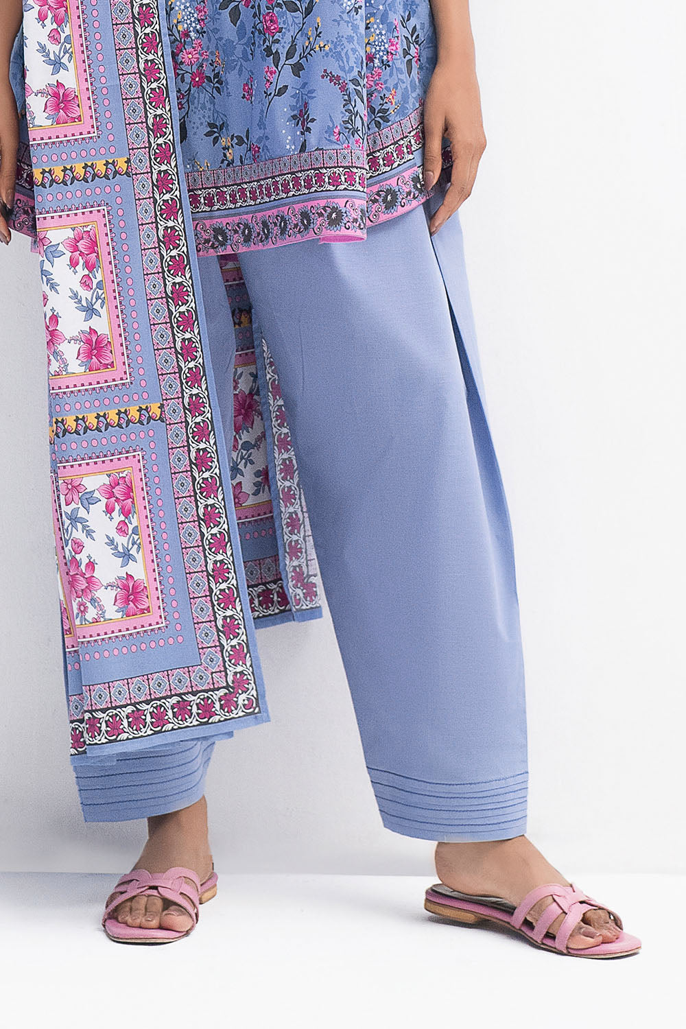 Gul Ahmed | 3 Piece Printed Lawn Suit | CL-62205 A