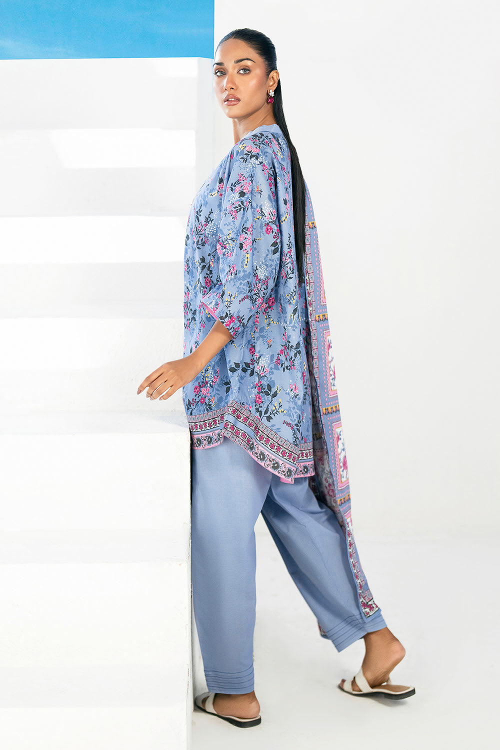 Gul Ahmed | 3 Piece Printed Lawn Suit | CL-62205 A