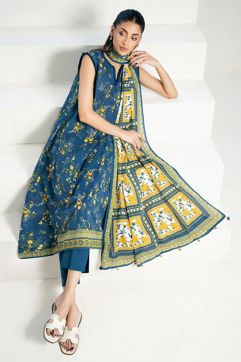 Gul Ahmed | 3 Piece Printed Lawn Suit | CL-62205 B
