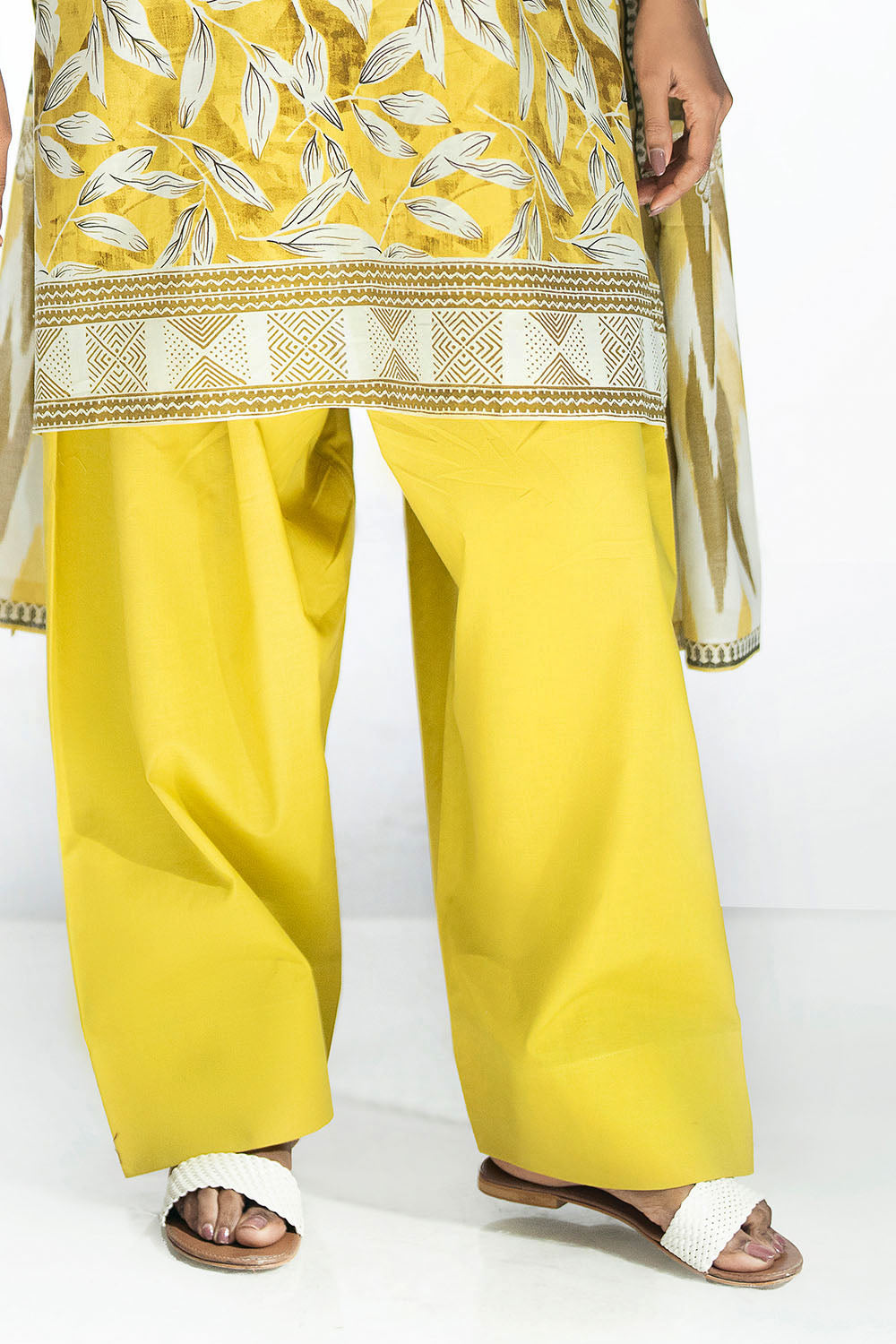 Gul Ahmed | 3 Piece Printed Lawn Suit | CL-62297 B