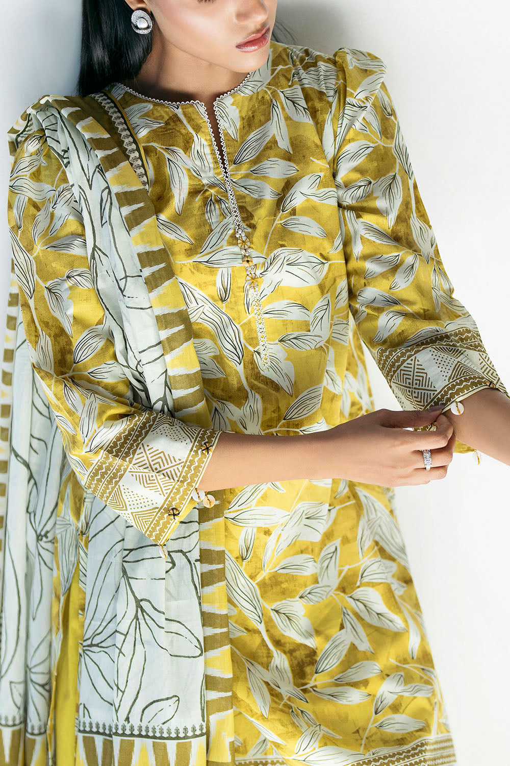 Gul Ahmed | 3 Piece Printed Lawn Suit | CL-62297 B