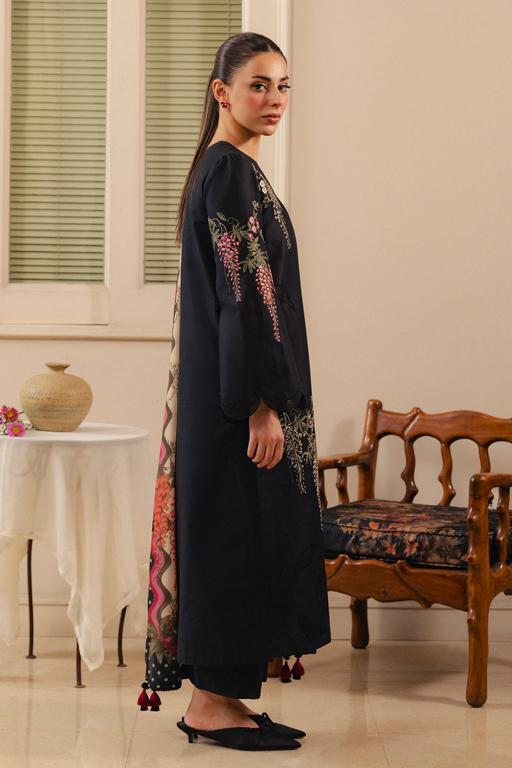 Jazmin | Embroidered Viscose Winter | UW-0250