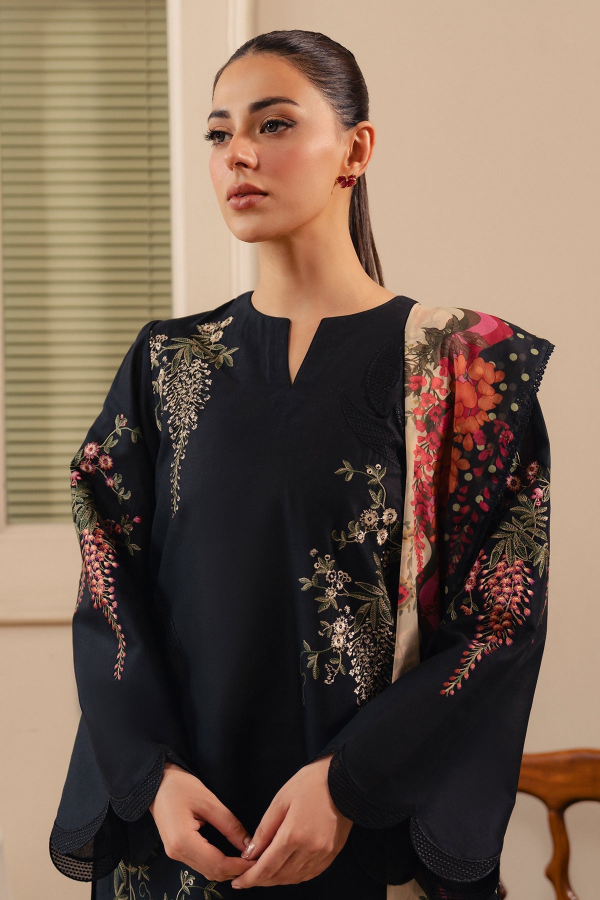 Jazmin | Embroidered Viscose Winter | UW-0250