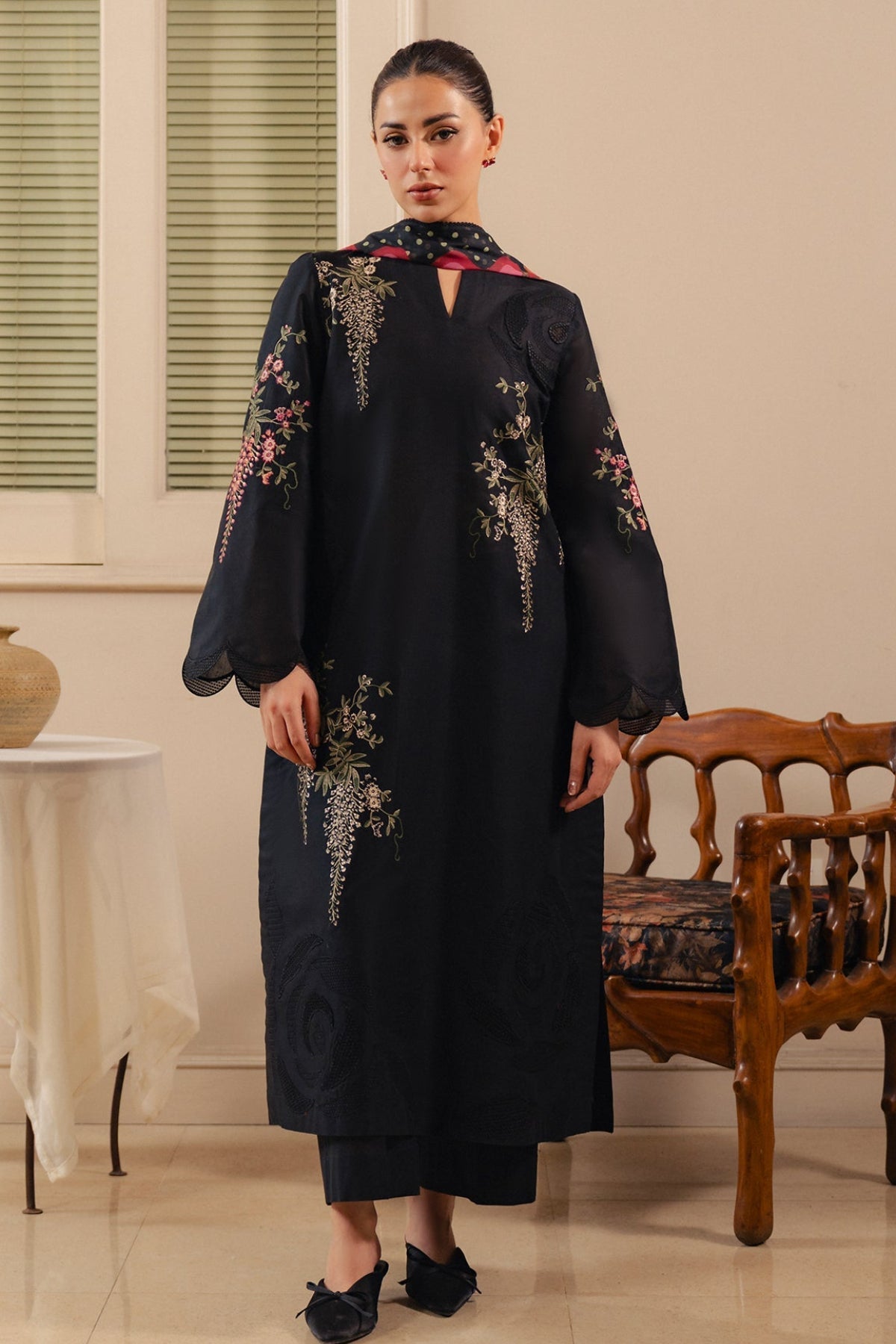 Jazmin | Embroidered Viscose Winter | UW-0250