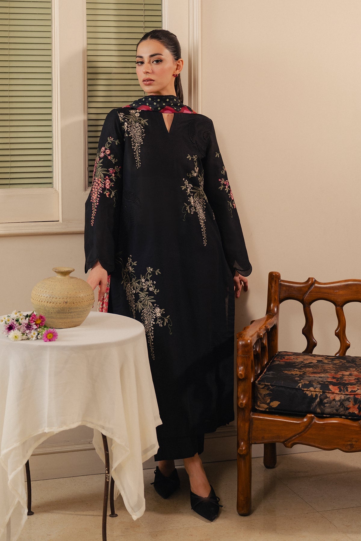 Jazmin | Embroidered Viscose Winter | UW-0250