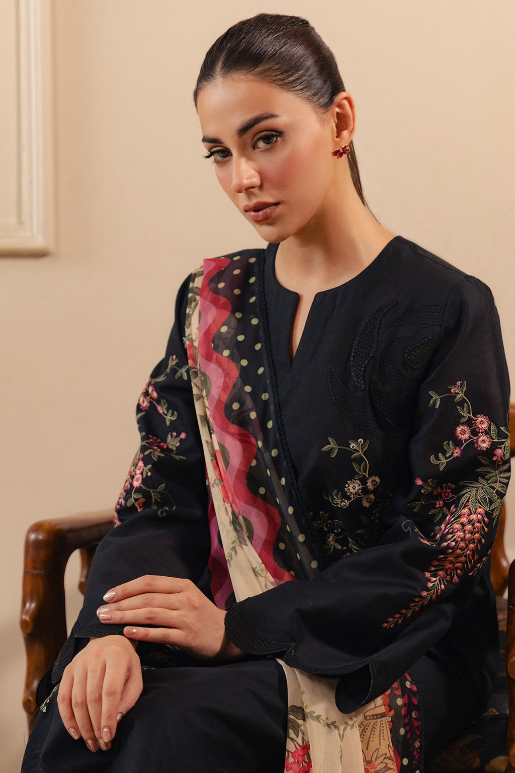 Jazmin | Embroidered Viscose Winter | UW-0250