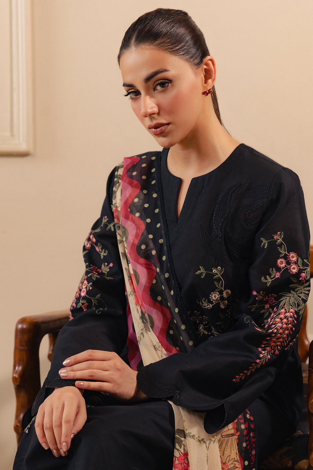 Jazmin | Embroidered Viscose Winter | UW-0250