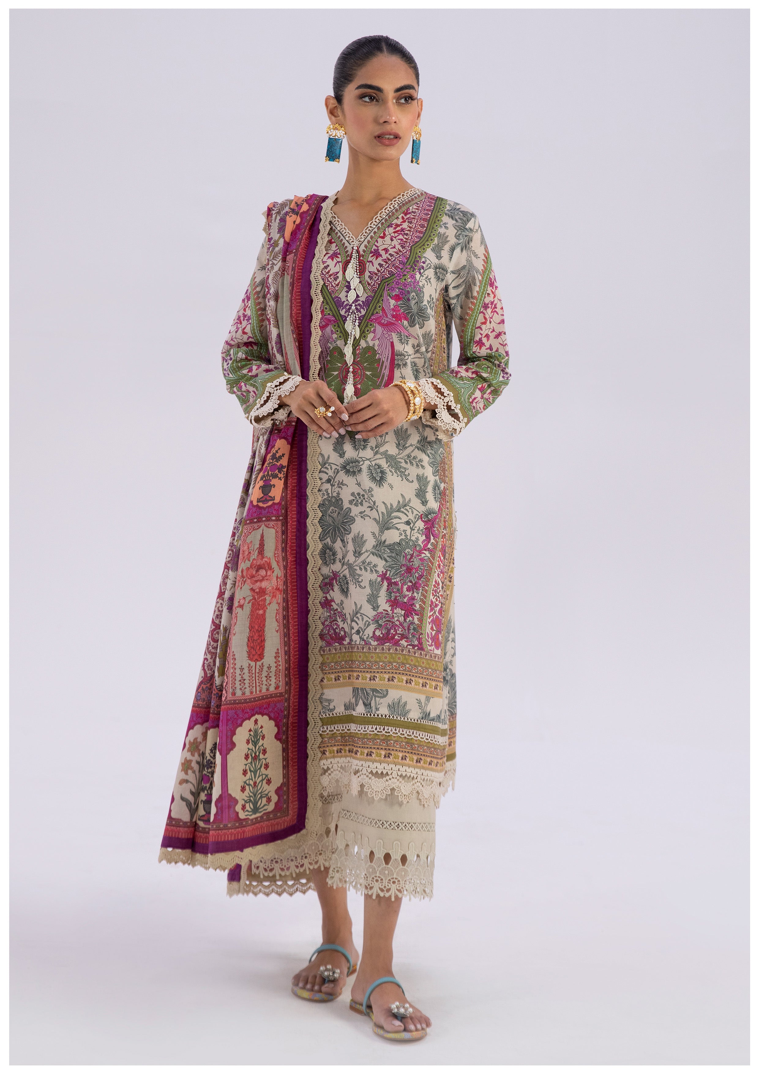 Sana Safinaz | Classic Lawn 25 Vol-1 | D2