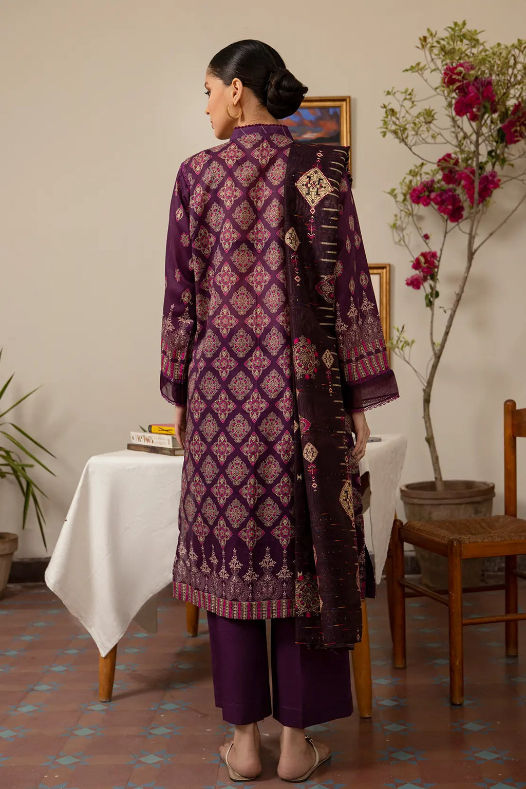 3 Piece - Embroidered Luxury Lawn - 7432