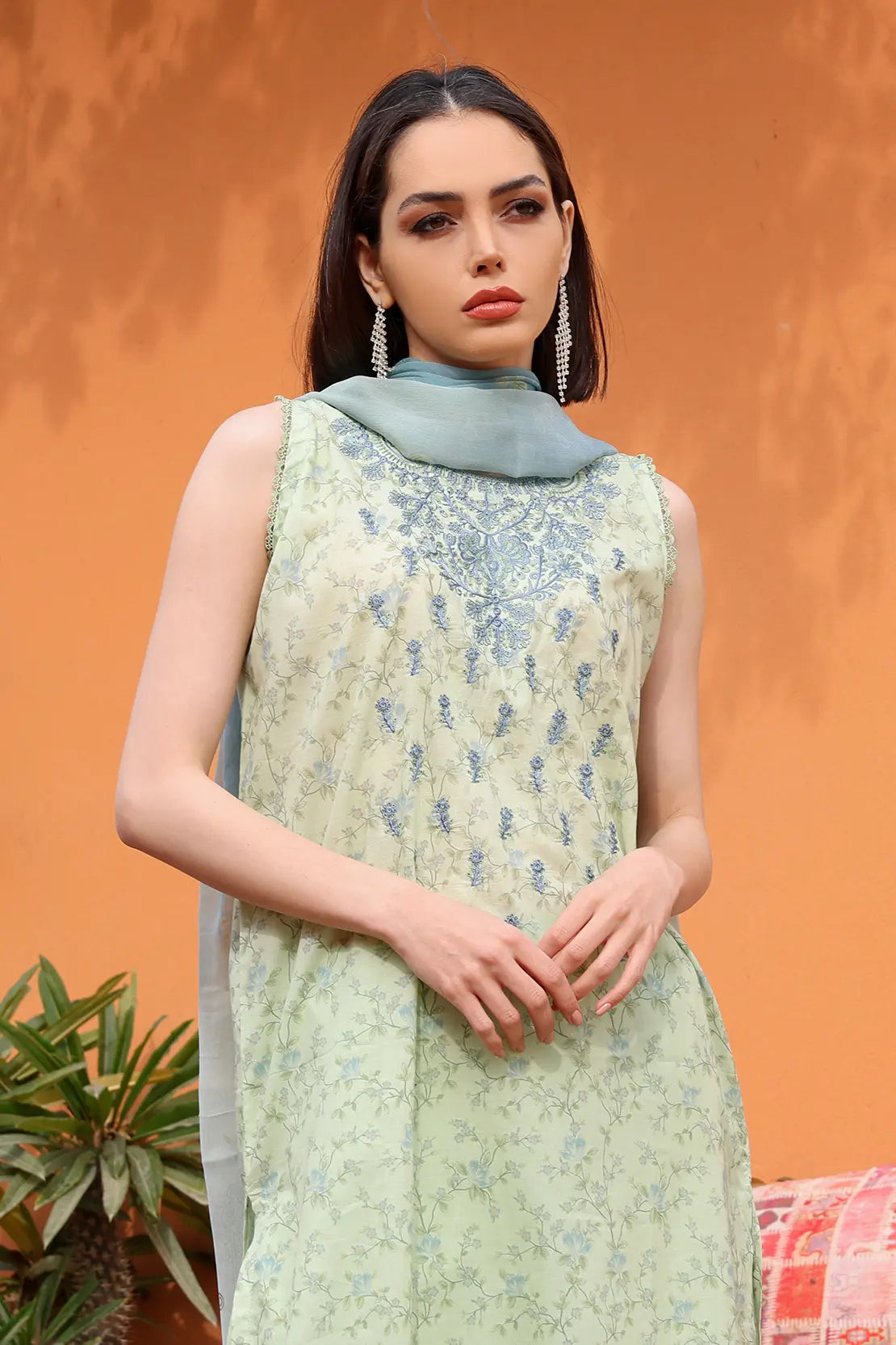 3 Piece - Embroidered Lawn - 8153