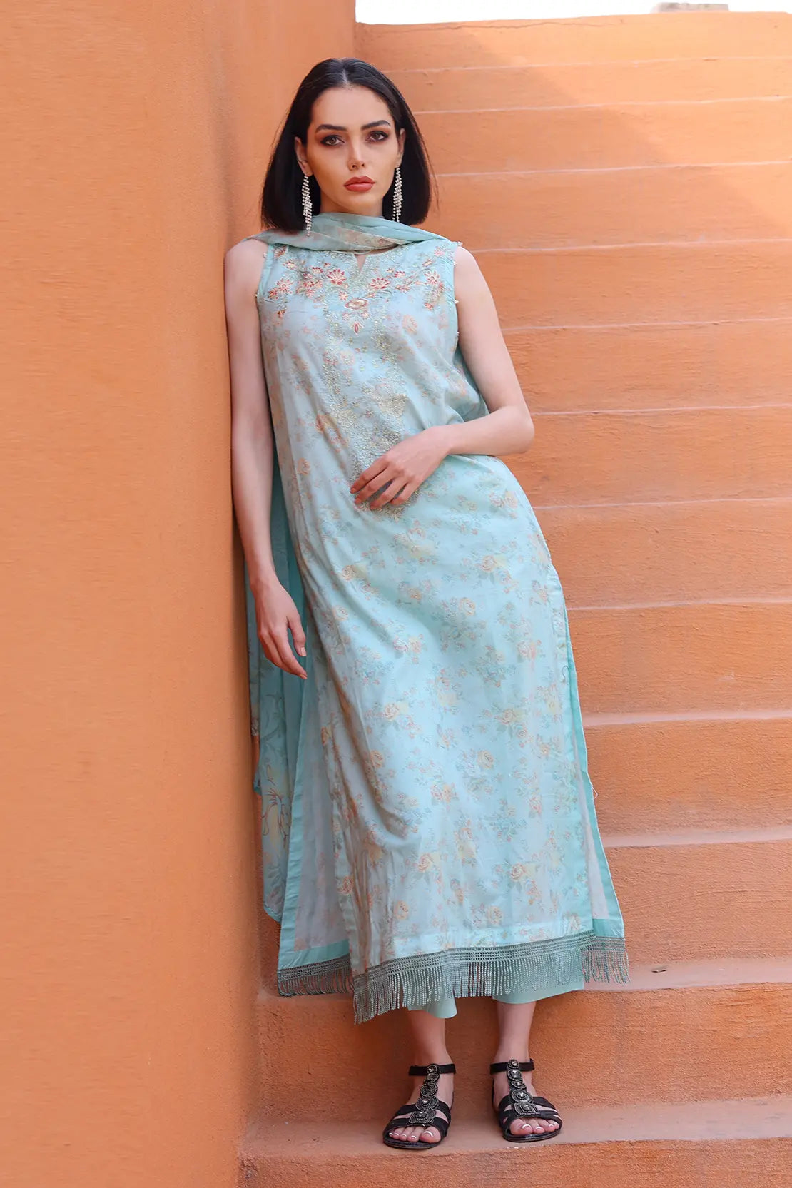 3 Piece - Embroidered Lawn - 8156