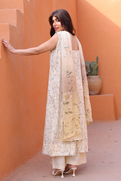 3 Piece - Embroidered Lawn - 8159