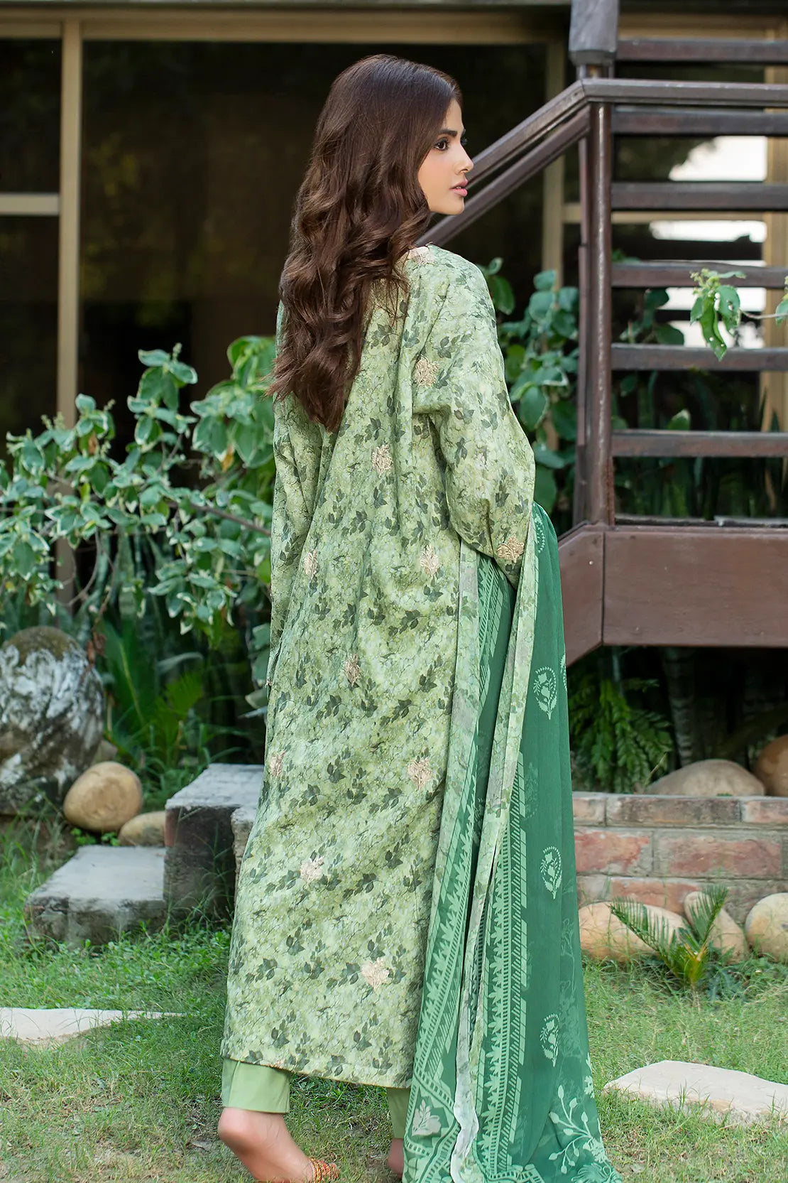 3 Piece - Embroidered Lawn - 8085