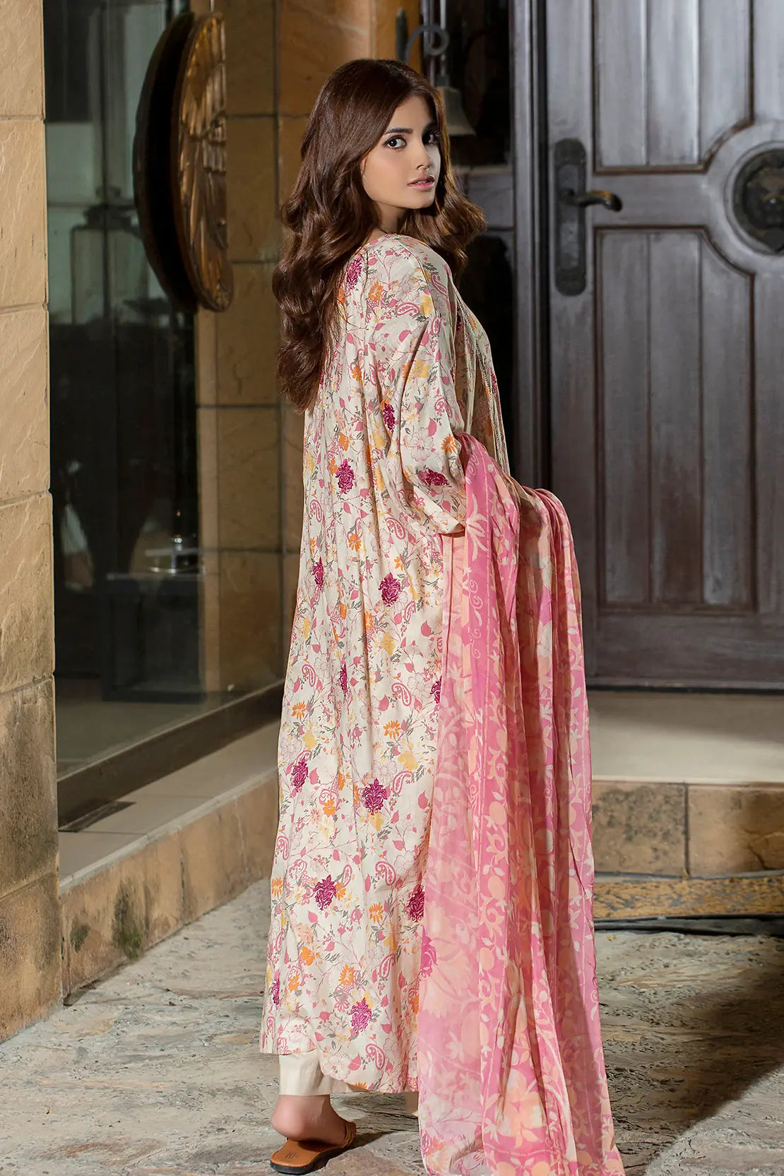 3 Piece - Embroidered Lawn - 8088
