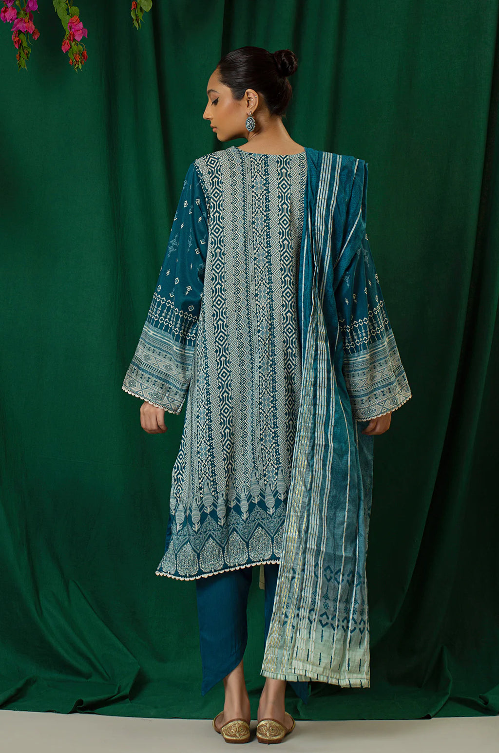 3 Piece - Embroidered - 8330