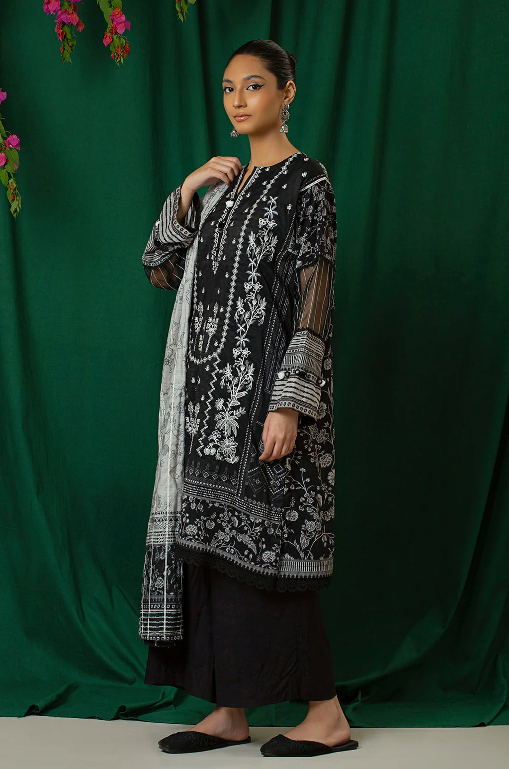 3 Piece - Embroidered - 8326