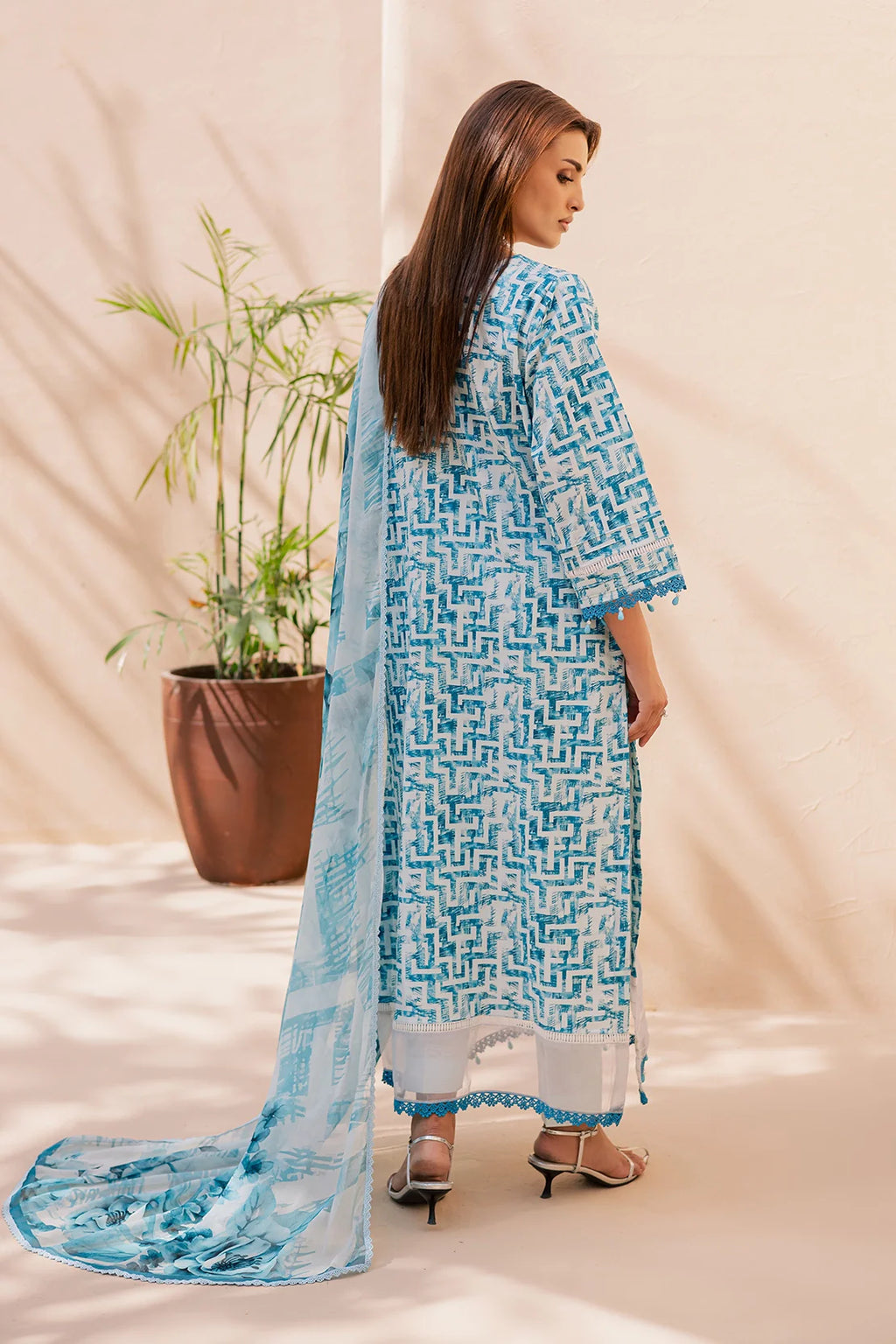Rashid | Savoy Embroidered Lawn | 3733