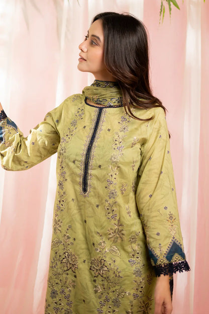 3 Piece - Embroidered Lawn - 8688
