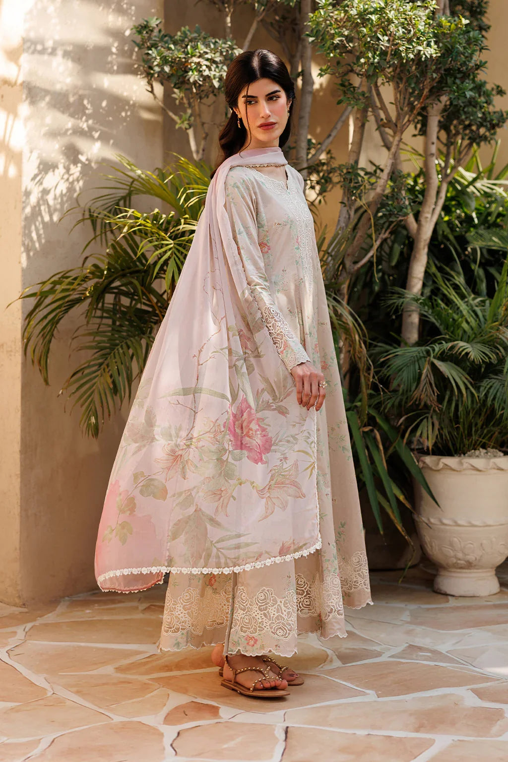 Iznik | Printed Lawn | UE-673
