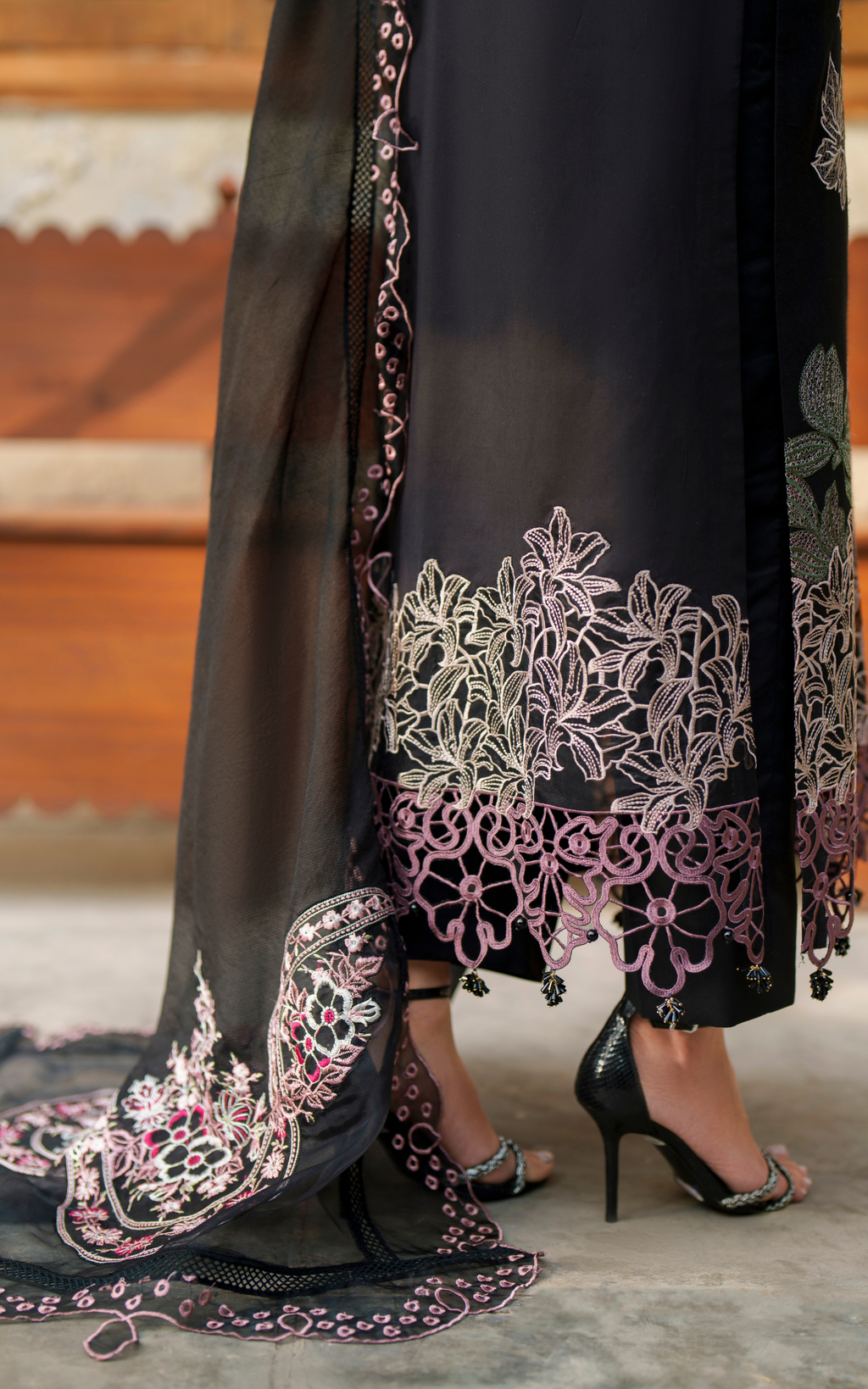 ASIFA & NABEEL | Versa Luxury Lawn '26 | Noir Lily
