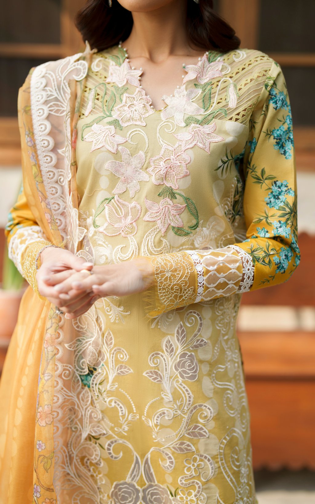 ASIFA & NABEEL | Versa Luxury Lawn '26 | Sovereign Lace