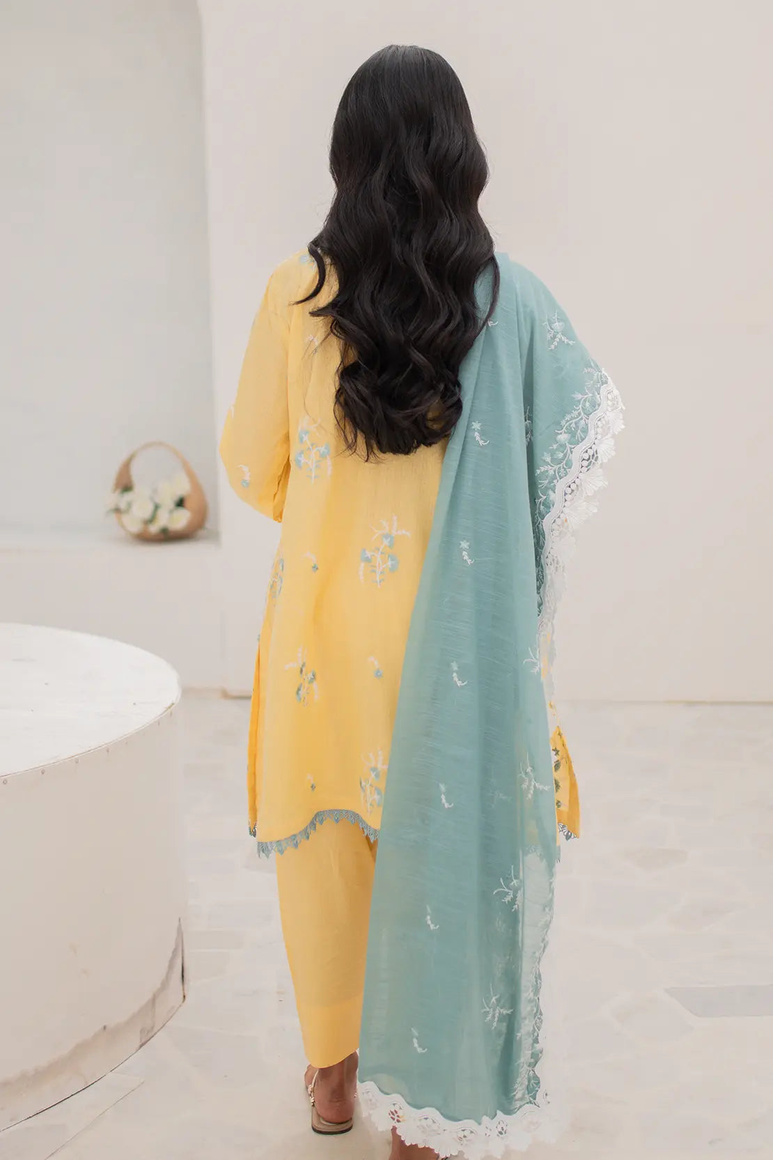 3 Piece - Embroidered Lawn - 8170