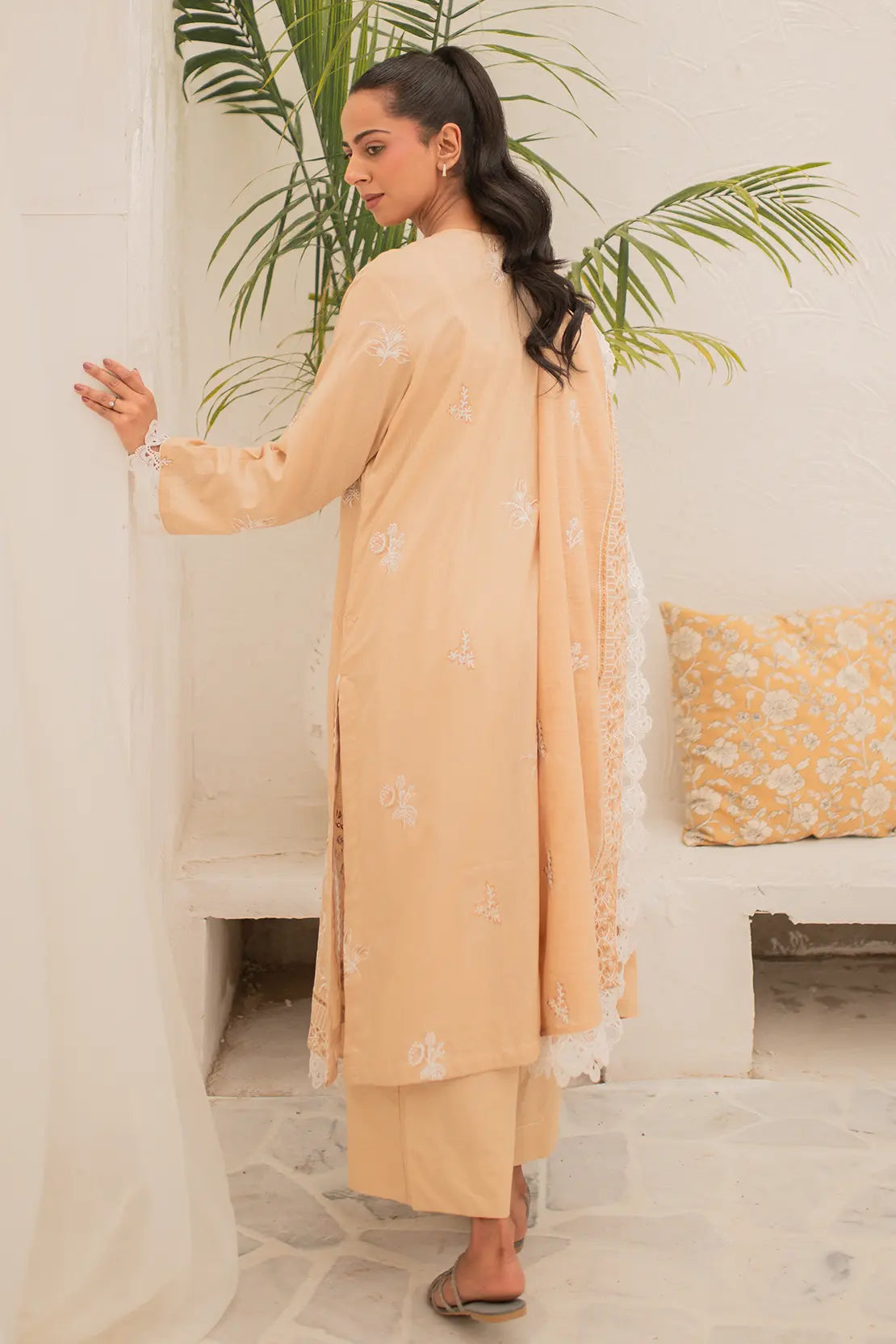 3 Piece - Embroidered Lawn - 8167