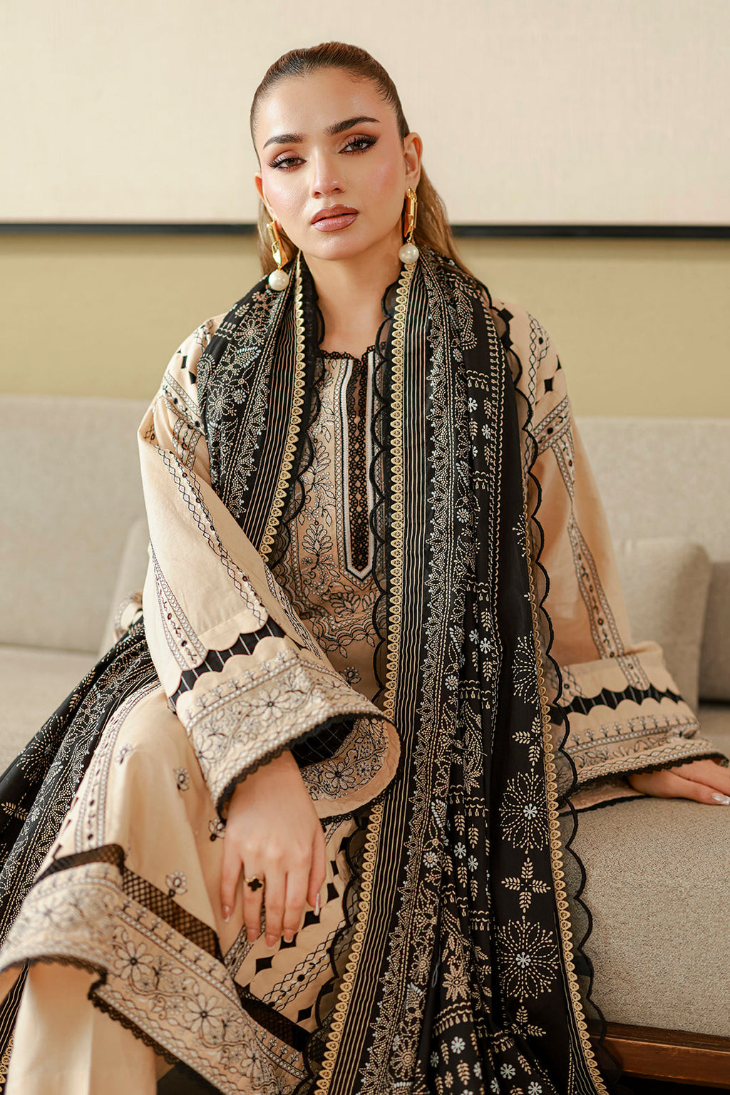 Zellbury | Chikankari Embroidered Lawn | 4047
