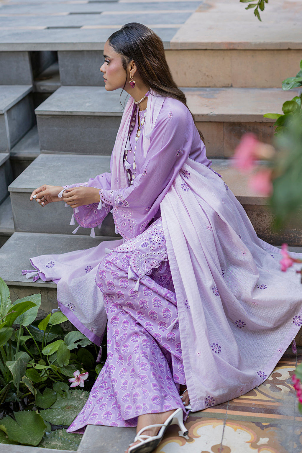 Zellbury | Chikankari Embroidered Lawn | 4052