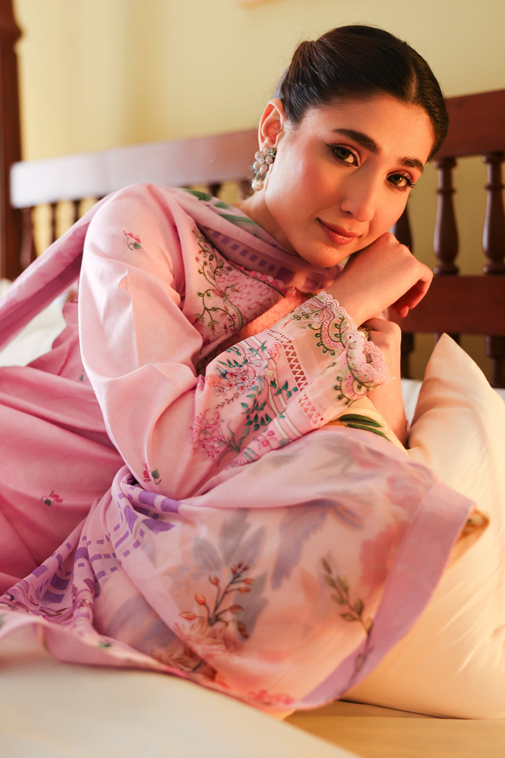 Rangrasiya | Raaya - Dosti Luxury Lawn | AURA
