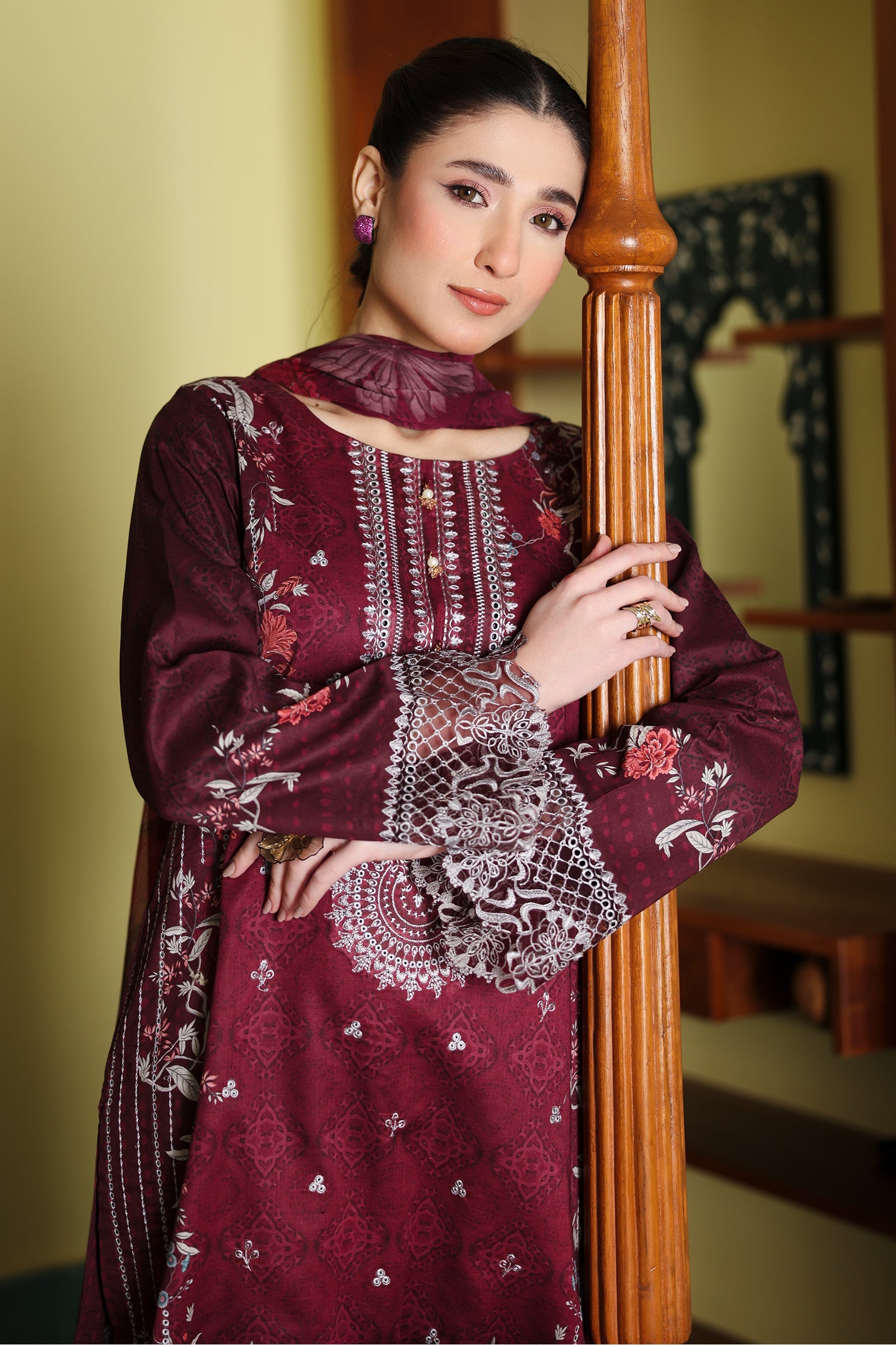 Rangrasiya | Raaya - Dosti Luxury Lawn | IVY
