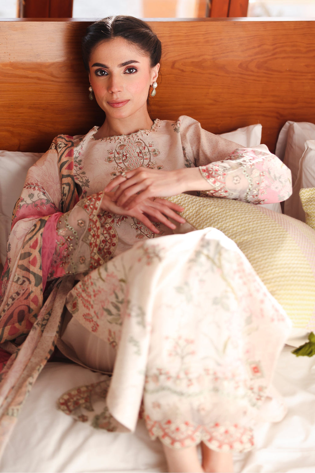 Rangrasiya | Raaya - Dosti Luxury Lawn | ELLE