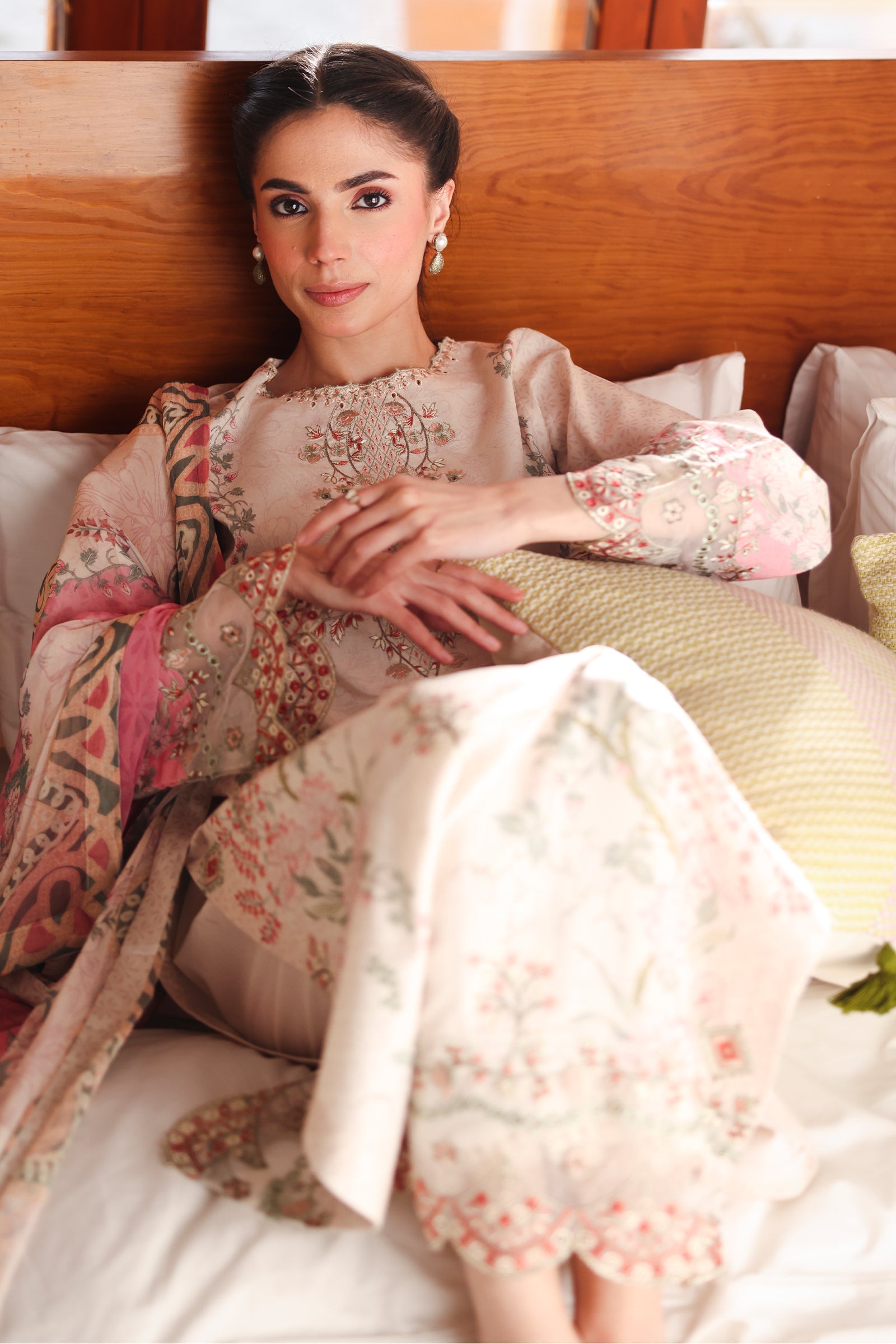Rangrasiya | Raaya - Dosti Luxury Lawn | ELLE