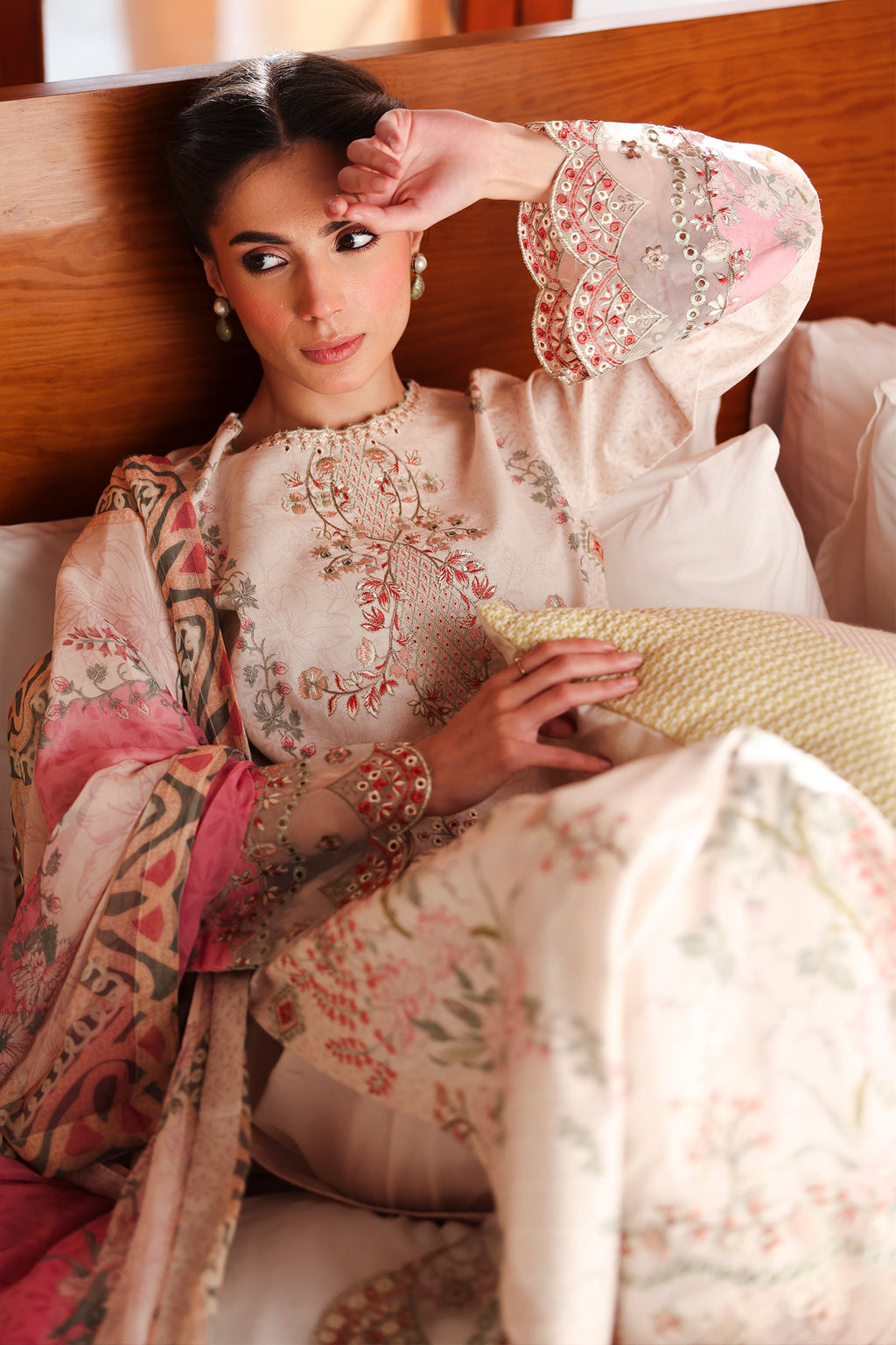 Rangrasiya | Raaya - Dosti Luxury Lawn | ELLE