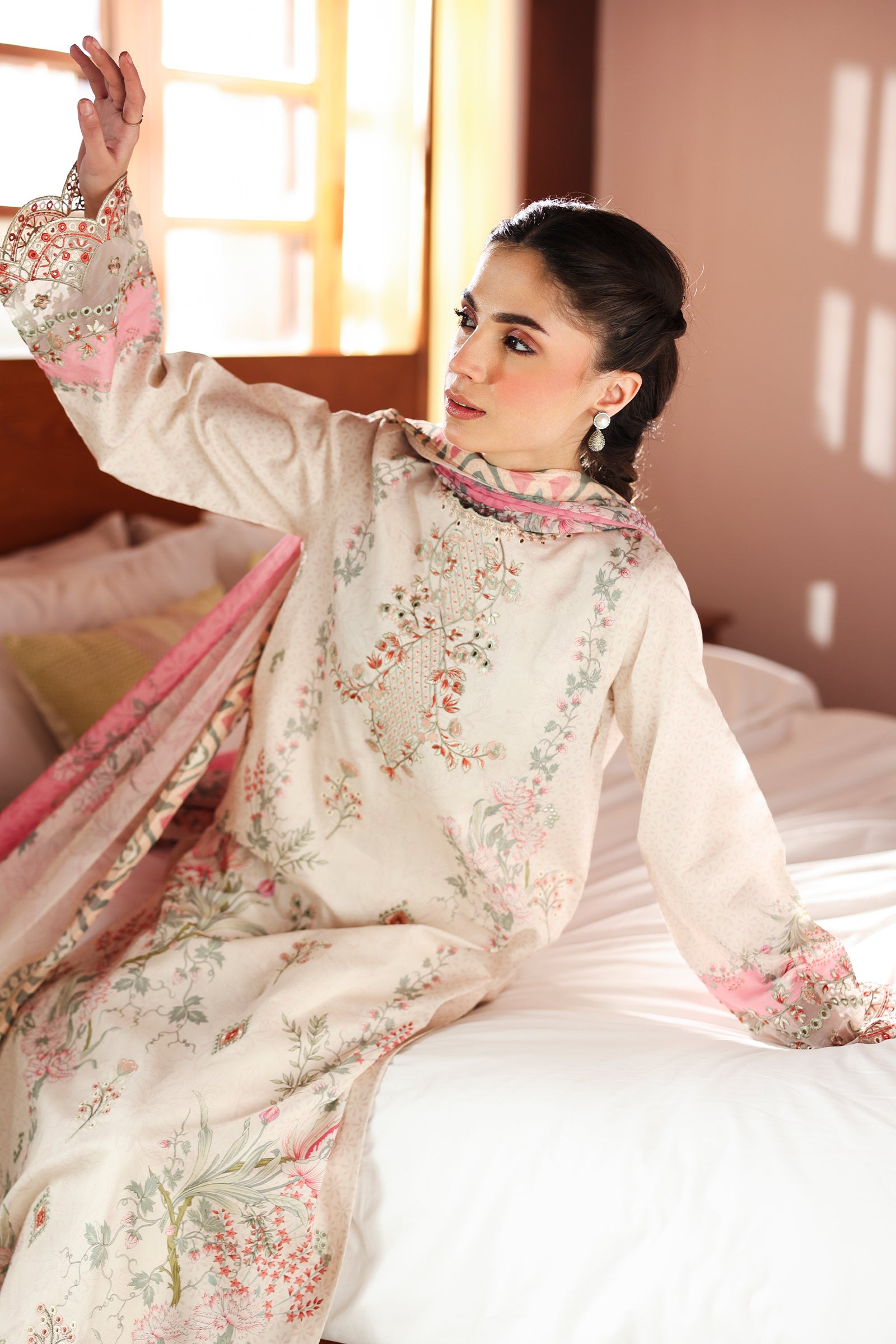Rangrasiya | Raaya - Dosti Luxury Lawn | ELLE