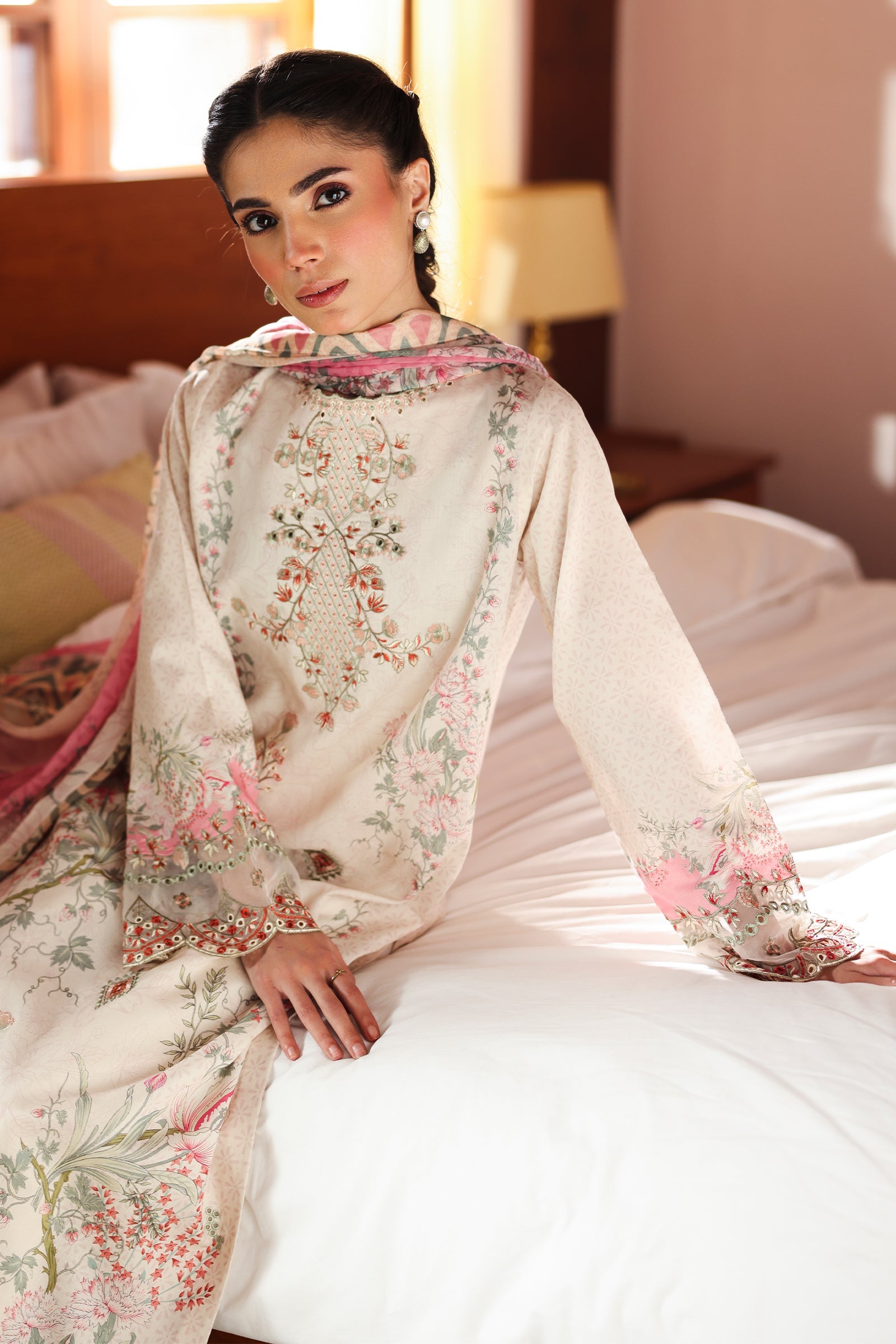 Rangrasiya | Raaya - Dosti Luxury Lawn | ELLE