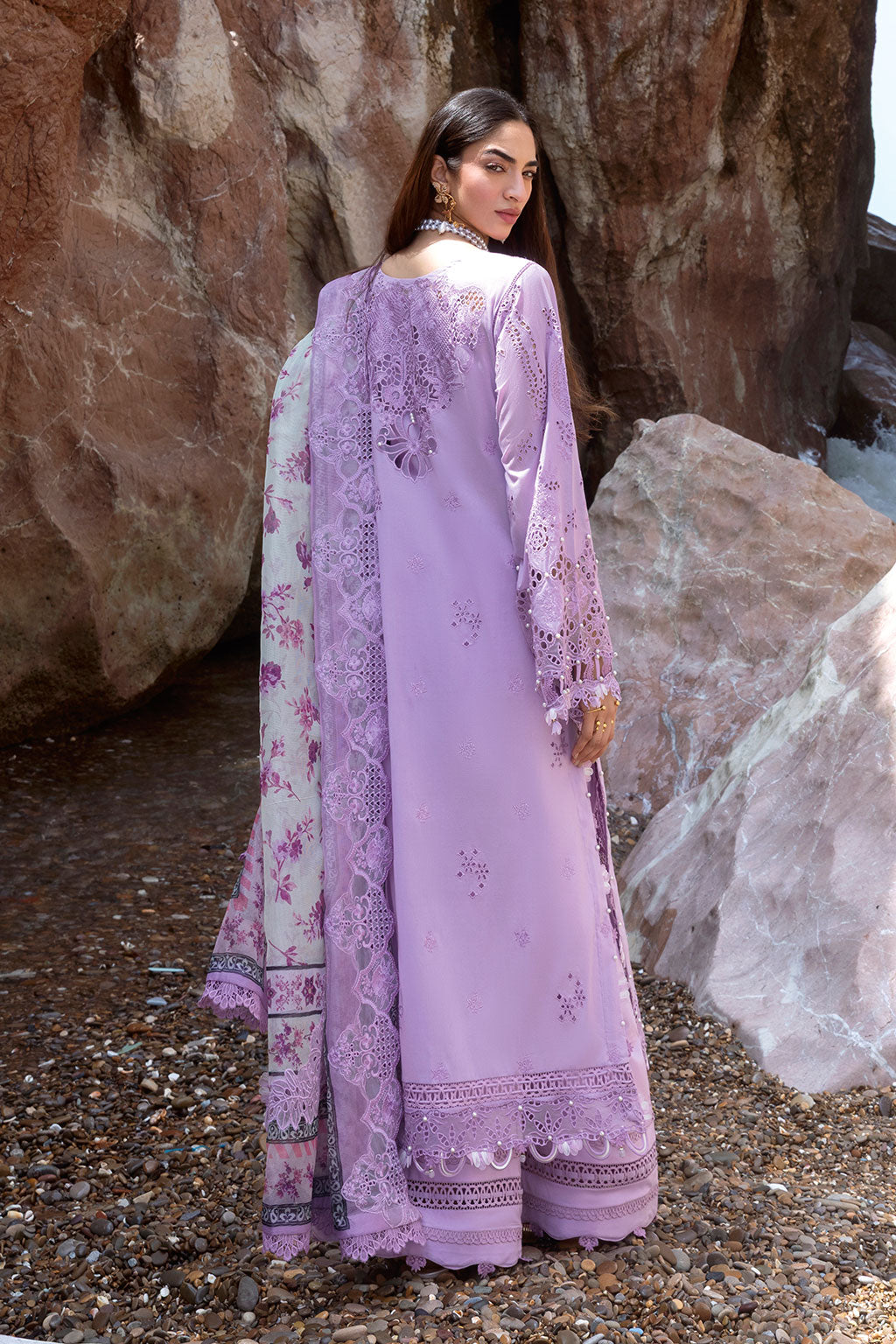 Afsanah | Lost in Waves | A-204