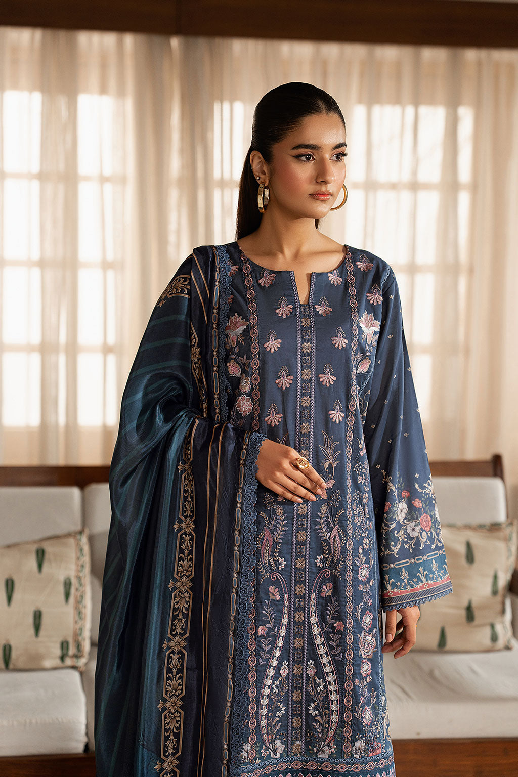 Ramsha | Mashaal Luxury Lawn VOl 16 | L-1606