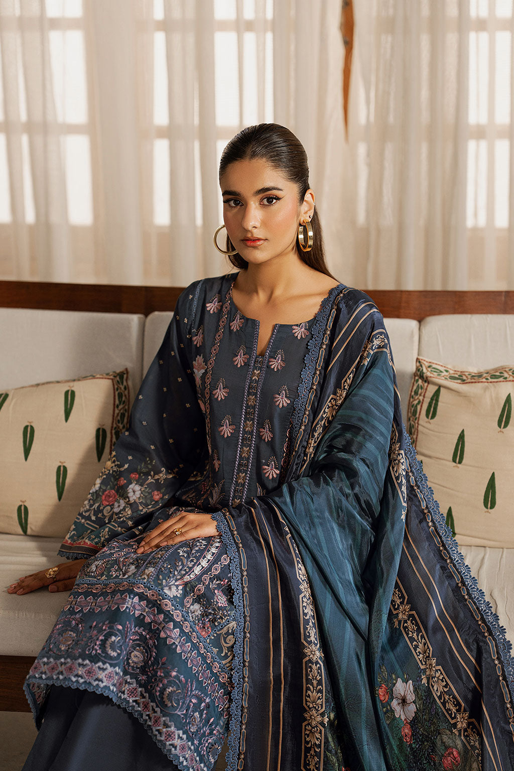 Ramsha | Mashaal Luxury Lawn VOl 16 | L-1606