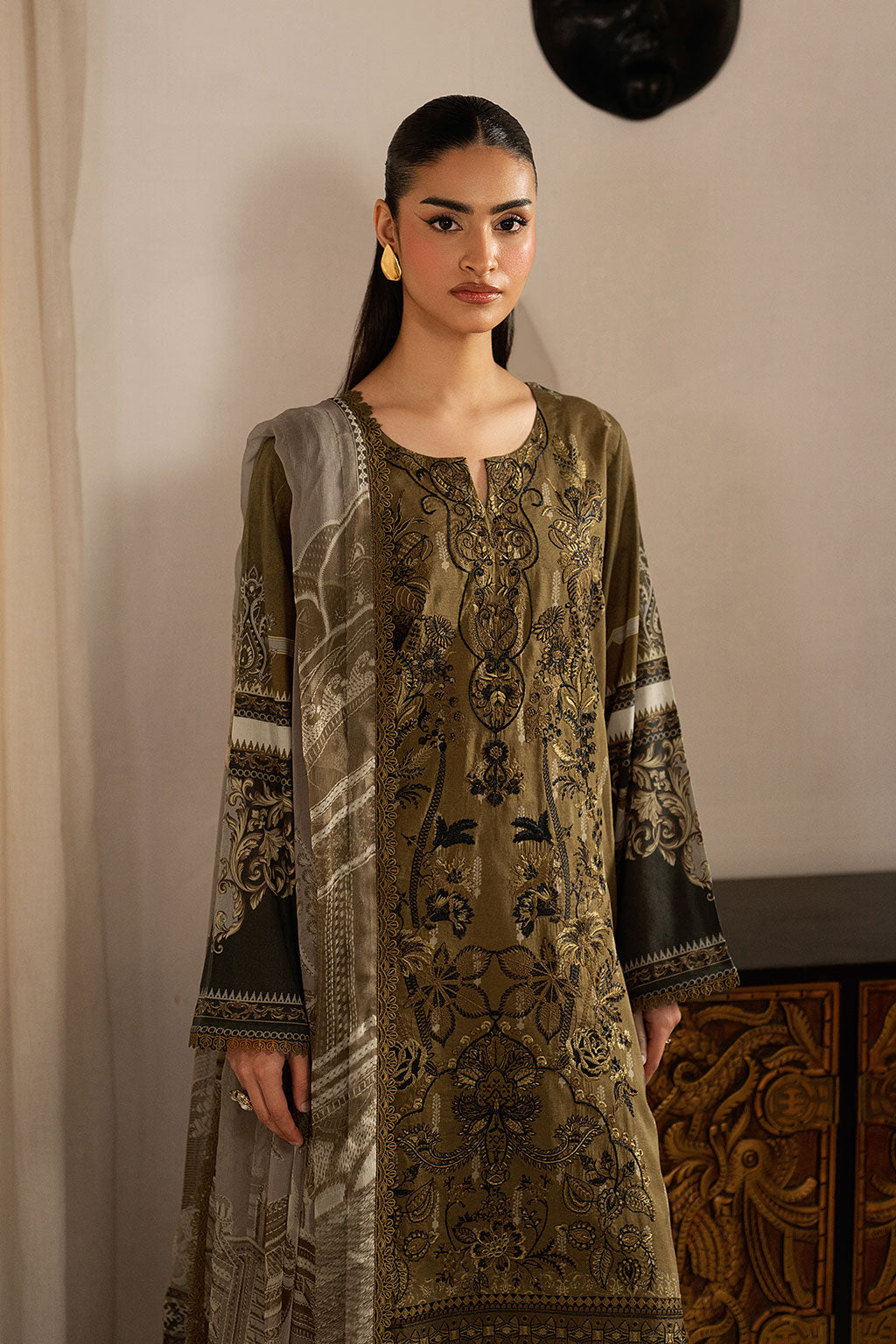 Ramsha | Mashaal Luxury Lawn VOl 16 | L-1612